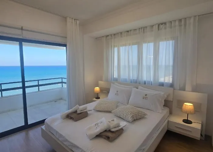 Lazuli Skyline & Sea View Penthouse Λάρνακα