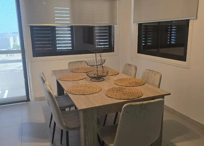 Apartament Lazuli Skyline & Sea View Penthouse Larnaca