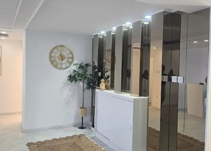 Apartament Lazuli Skyline & Sea View Penthouse *