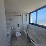Lazuli Skyline & Sea View Penthouse 아파트 *