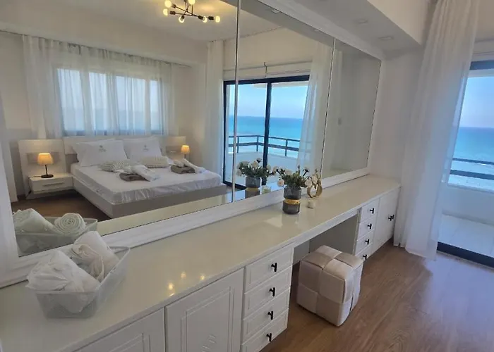 Апартаменты Lazuli Skyline & Sea View Penthouse *