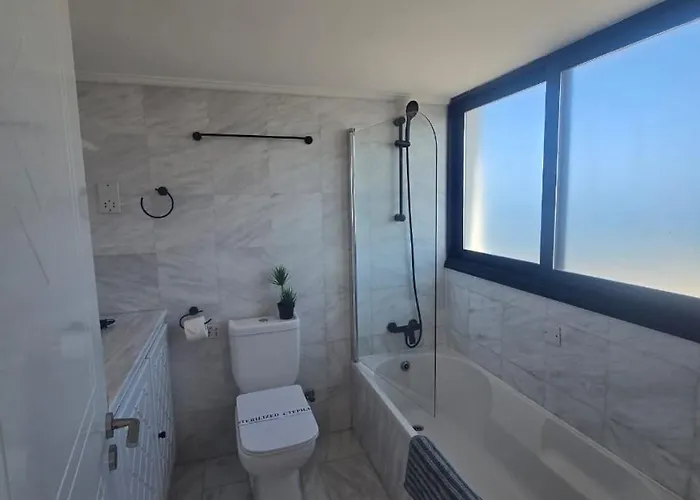 Lazuli Skyline & Sea View Penthouse דירה *