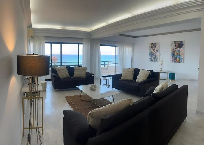 Lazuli Skyline & Sea View Penthouse דירה לרנקה
