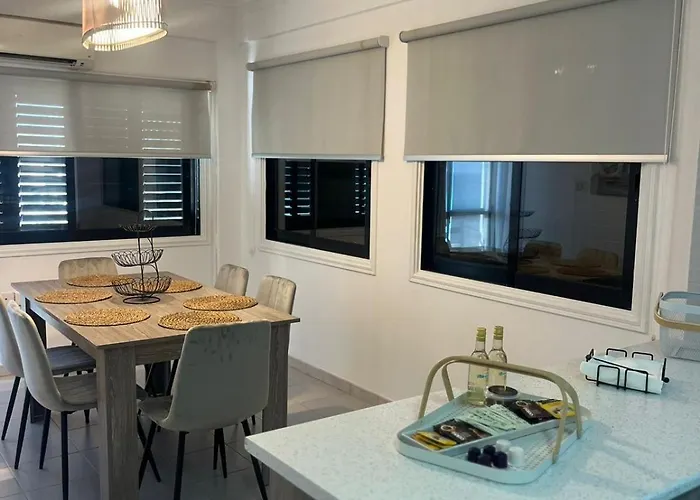 Lazuli Skyline & Sea View Penthouse Ларнака