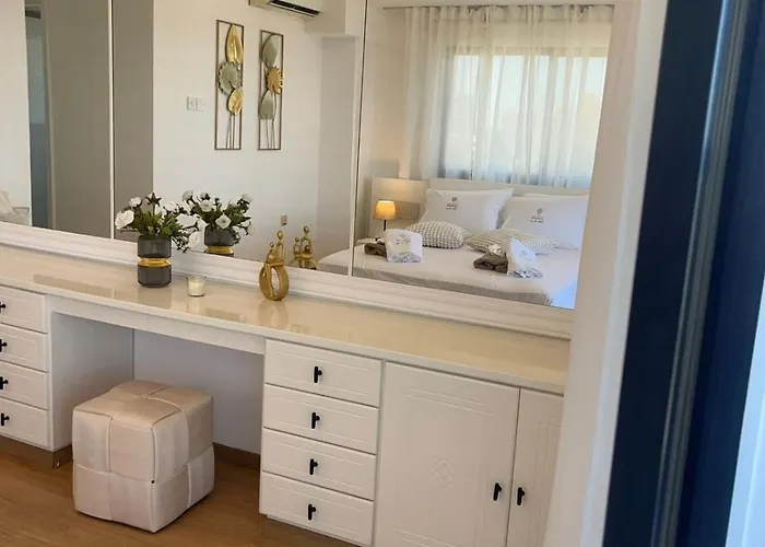 Lazuli Skyline & Sea View Penthouse דירה *