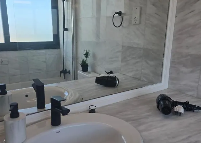 아파트 Lazuli Skyline & Sea View Penthouse